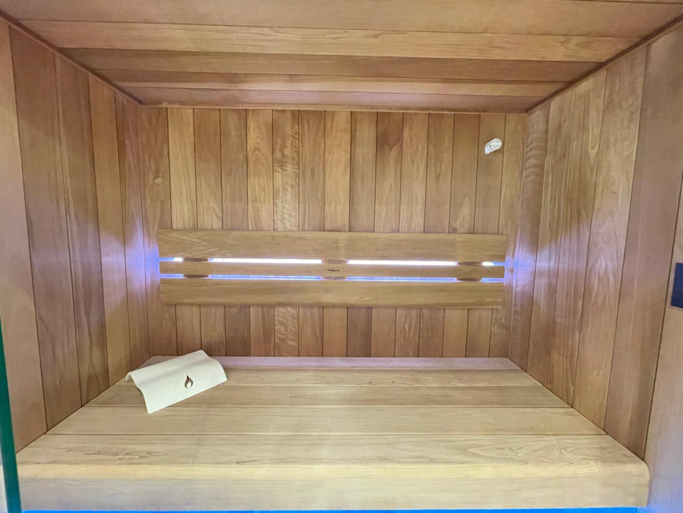 Finská sauna, Gold Dark Praha Finská sauna, Gold Dark Praha