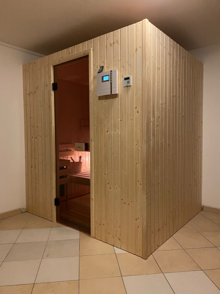 Finská sauna, rohová vestavba