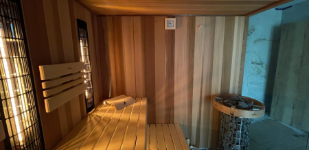 Sauna s kombinovaným režimem: spojení finské klasiky a moderní infračervené technologie