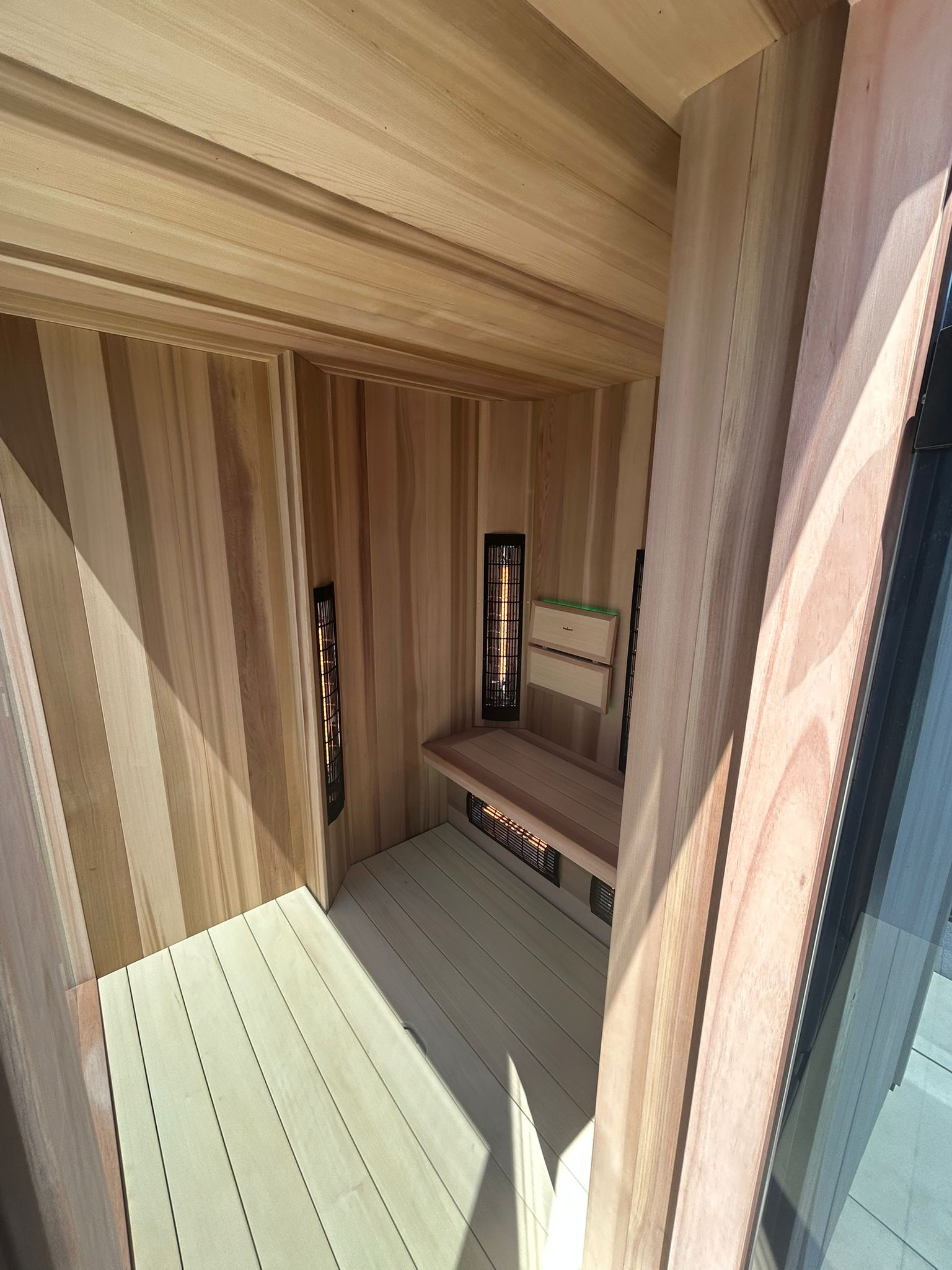 VENKOVNÍ INFRASAUNA VENKOVNÍ INFRASAUNA